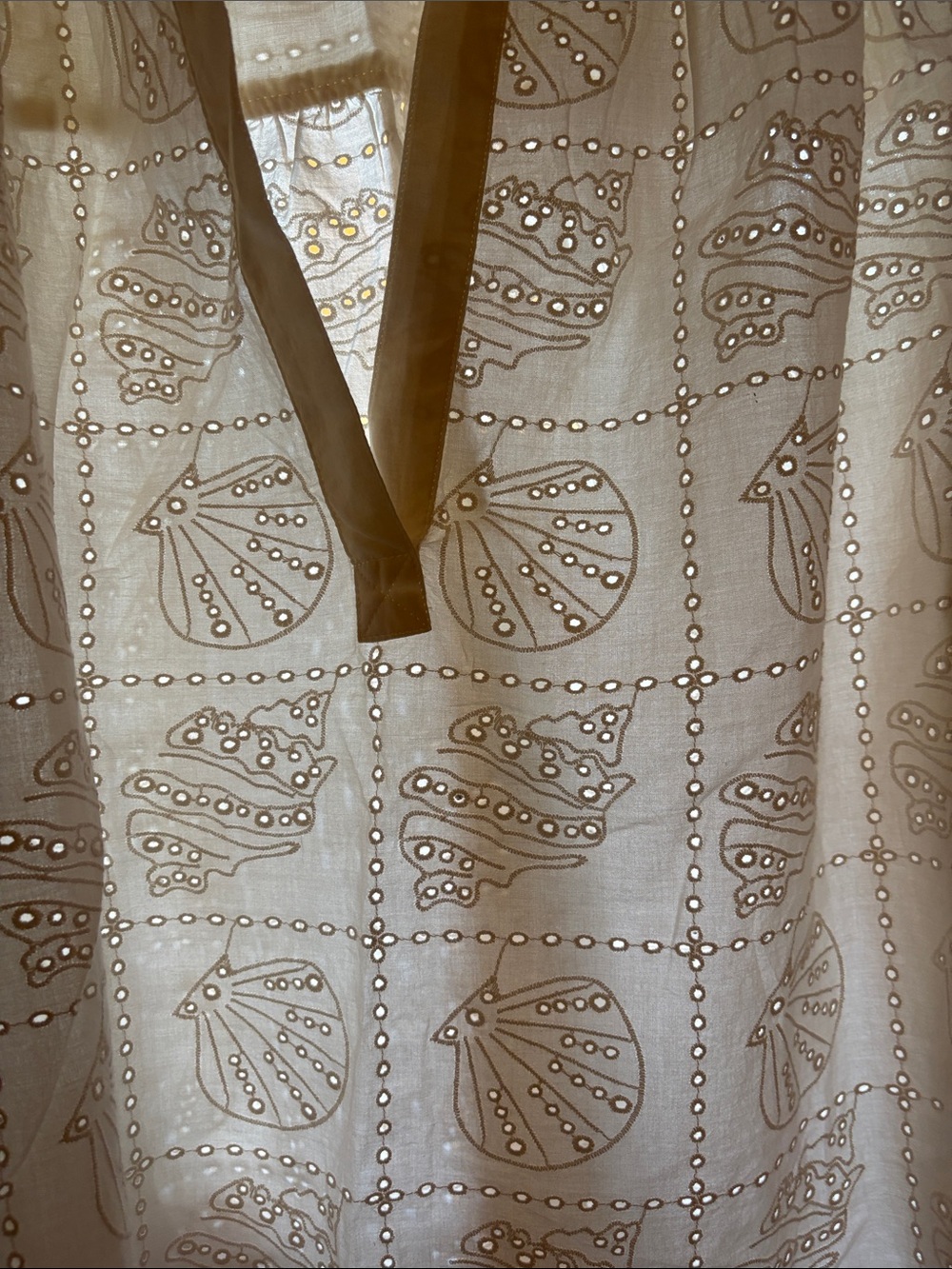 Embroidered shell top - Picture 3 of 4
